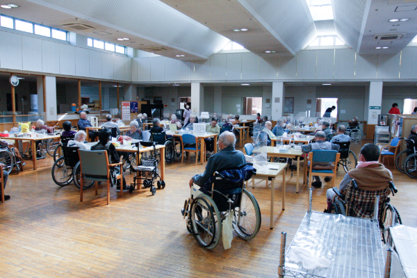 食堂兼レクレーションルーム